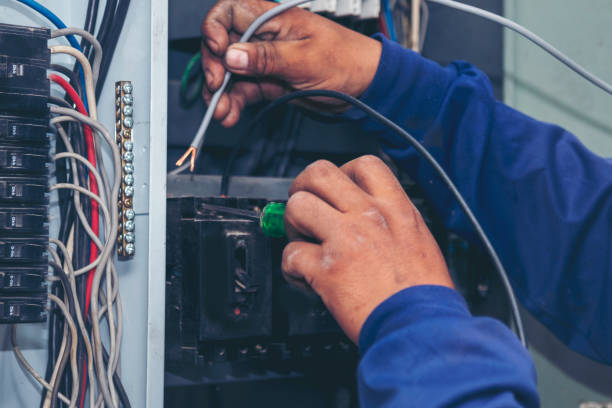 Best Affordable Emergency Electrician  in Vilge St George, LA